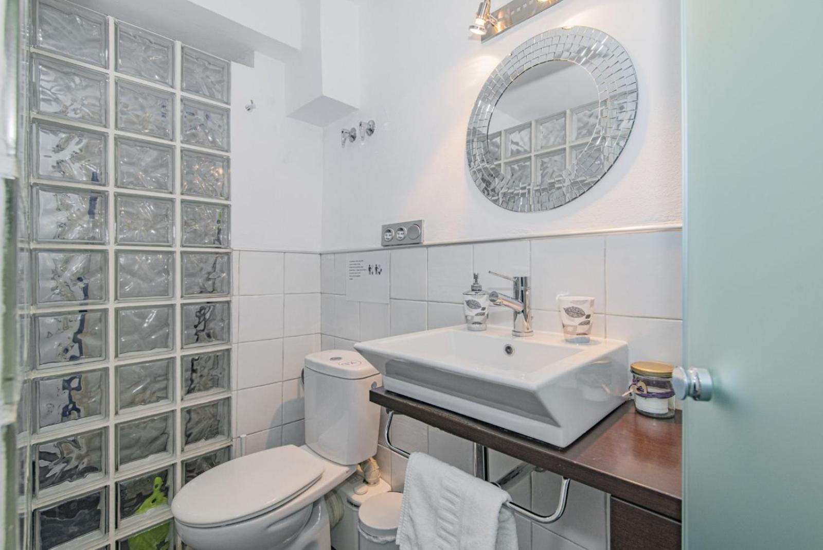 Apartamento LA CUEVA DE H y M Granada Exterior foto